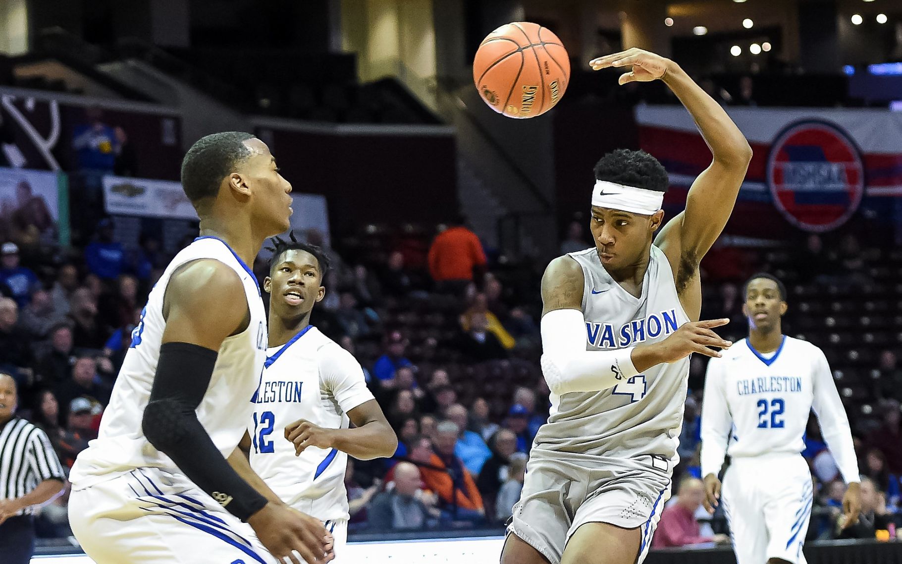 Vashon 70, Charleston 47
